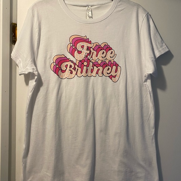 🆕 Free Britney tee XL - Picture 4 of 5
